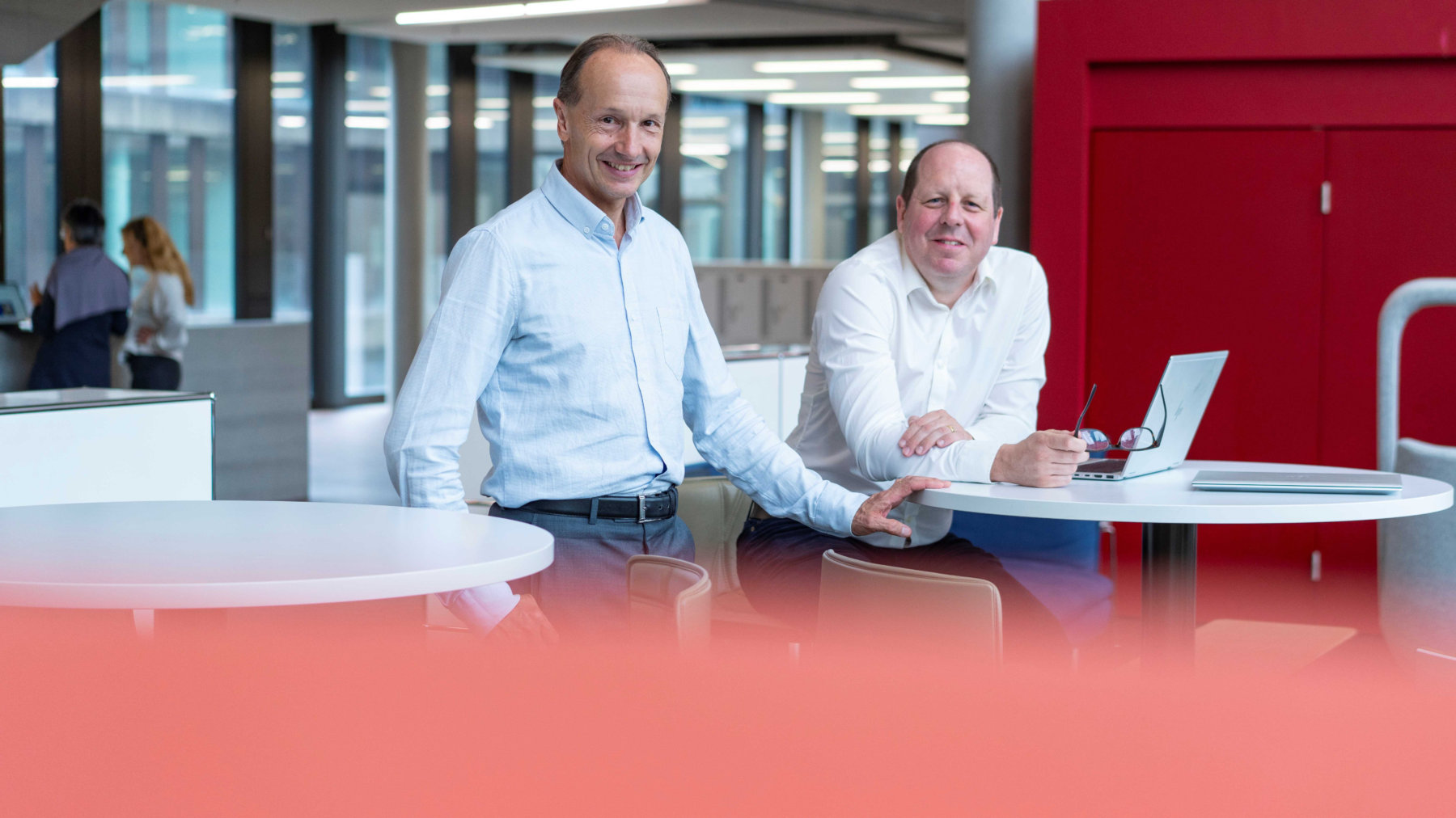 Gruppenbild mit Daniel Hotz und Beat Gräub. Sie bilden das Beratungsteam von Bildung Aargau.